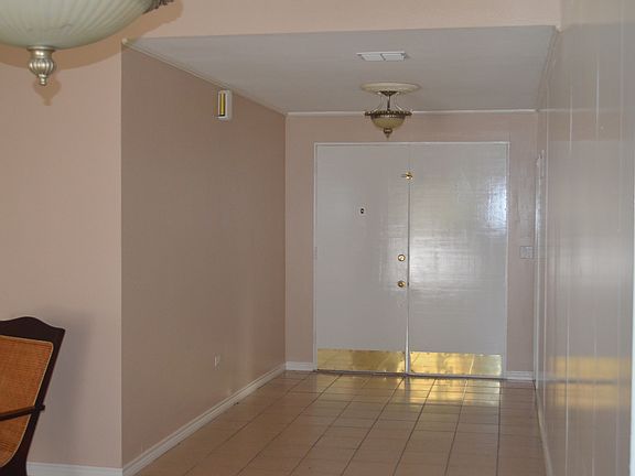5th image of 601w. Jackson Ave