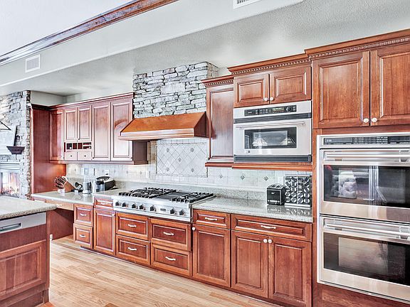 3rd image of 5504 Woodgreen Dr