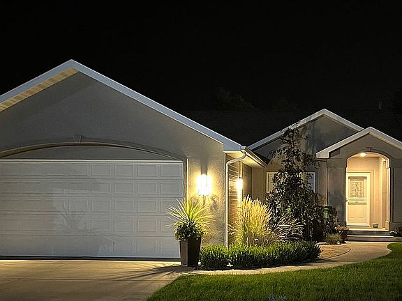 3rd image of 875 Canyon Park Ave