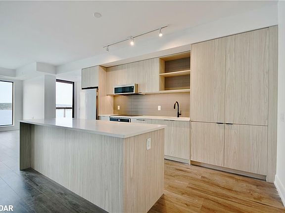 5th image of 185 Dunlop St E #702