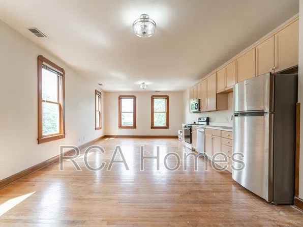 243 E 11th St APT 1, Indianapolis, IN 46202