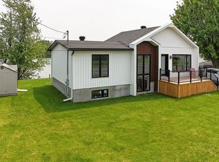 2100 Rue Richelieu Point, Saint Marc Sur Richelieu, QC J0L 2E0