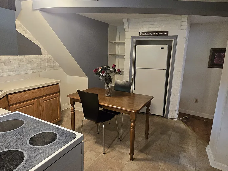 130 Merriam Ave #4 — Photo 2