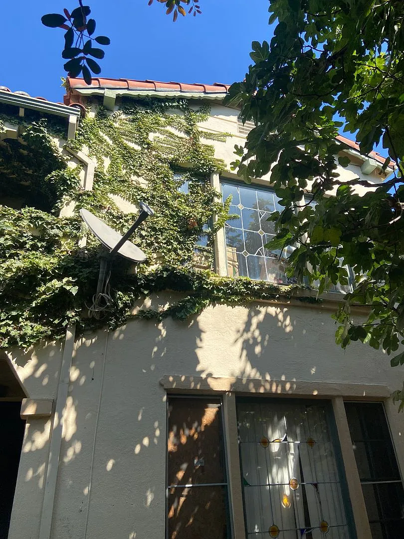 1430 S Orange Grove — Photo 3