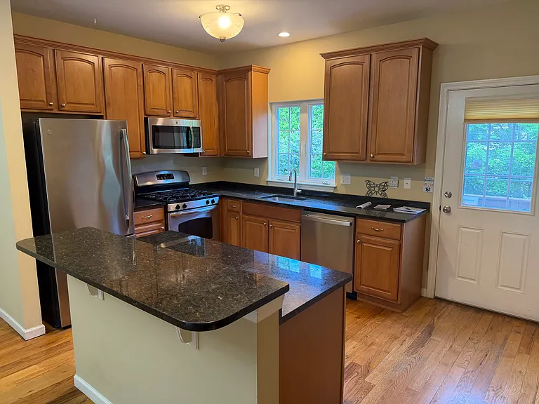 2 Sheridan St #402 — Photo 8