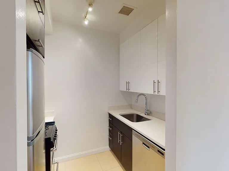795 Columbus Ave #11L — Photo 1