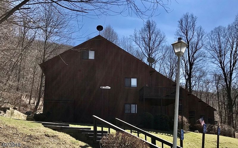 1st image of 1 Telemark Dr Unit 10