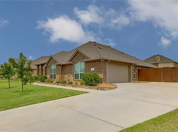 2nd image of 710 Lariat Ln