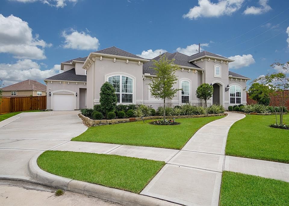 1st image of 26523 Crimson Bluff Ln