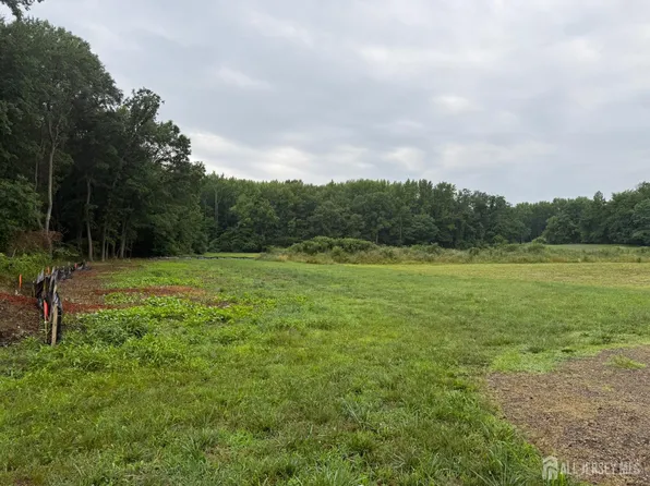 59 Jurgelsky Rd, Monroe Township, NJ 08831