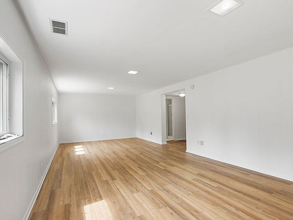 5th image of 409 Cove Ln