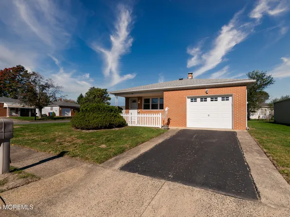 38 Marquis Street, Toms River, NJ 08757