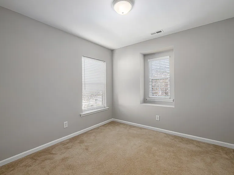 3030 Remington Oaks Cir — Photo 9