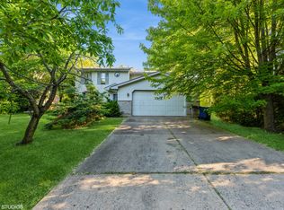 3032 W Vermont Ave, Waukegan, IL 60087