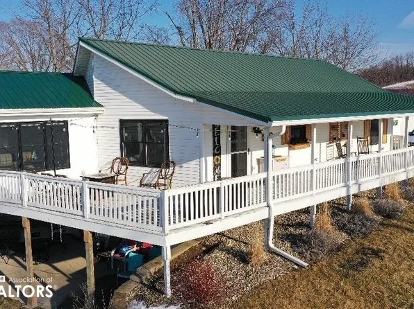 6047 Lakeshore Dr, Brooklyn, IA 52211