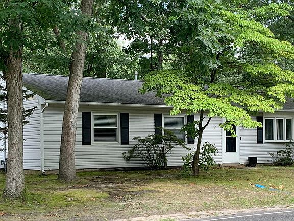 2nd image of 1101 E Lakeshore Dr