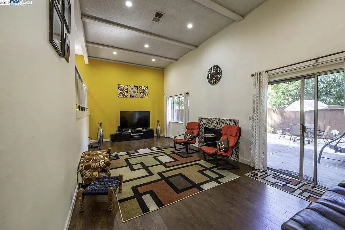 37908 Lavender Cmn — Photo 1