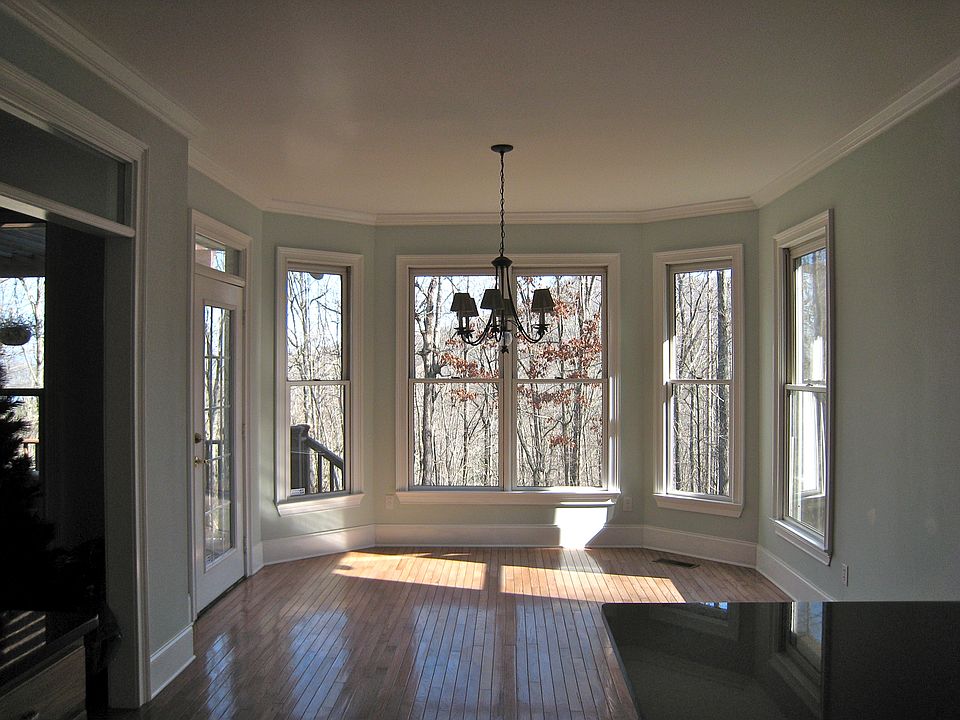 1st image of 550 Bent Tree Dr