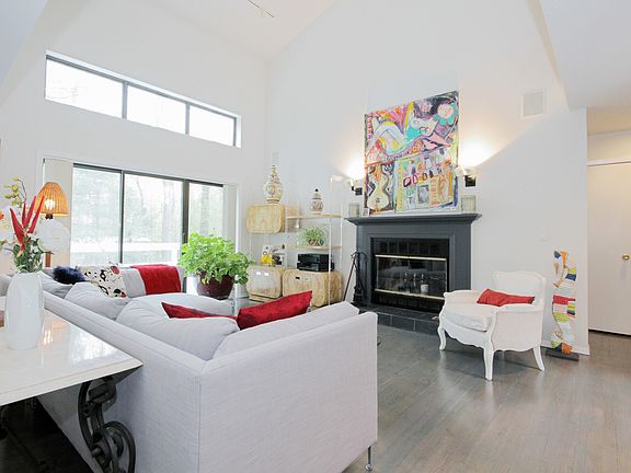 5th image of 16 Lafayette Pl