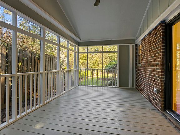 5th image of 208 W Hillcrest Dr #N