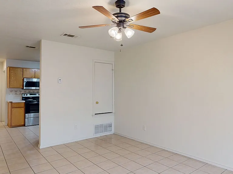 2806 Kerrville Ct #B — Photo 3