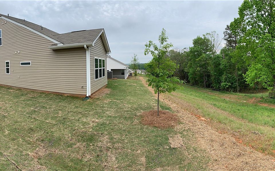 2nd image of 112 Somerset Ln #6