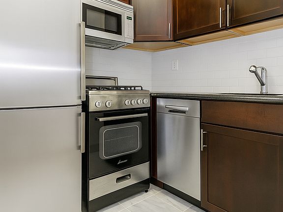 4th image of 324 W 14th St APT 2B
