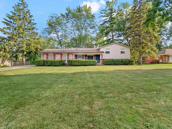 376 E Lovell Dr, Troy, MI 48085