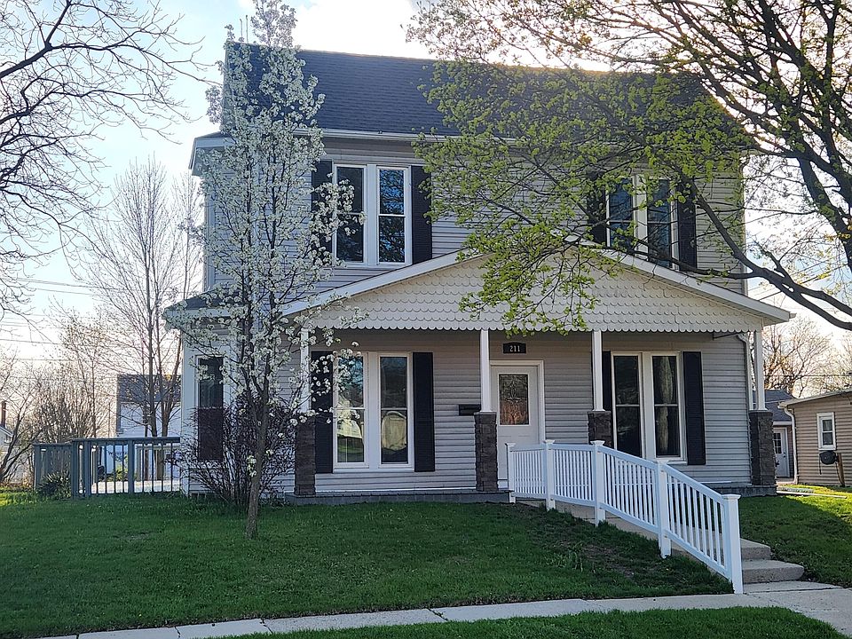 1st image of 211 N Ash St