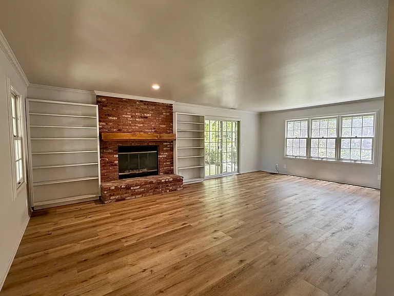 2224 Alamo Pintado Ave — Photo 4