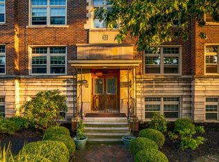 Twin Oaks Crossing, Akron, OH 44313