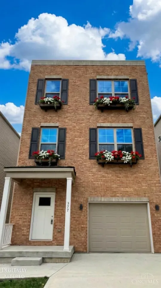 3 bed, 2169 sqft, $2,900 — Photo 1