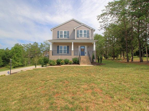 2nd image of 1043 Mc Keever Ln