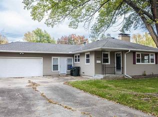 1806 SW Meadow Ln, Topeka, KS 66604