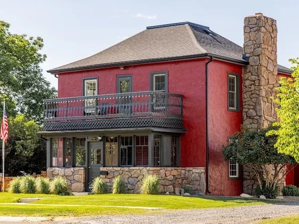 1226 Salsbury Ave, Cody, WY 82414