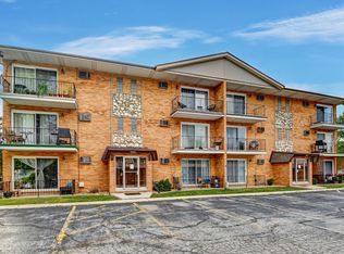 7550 W 111th St APT 3C, Worth, IL 60482