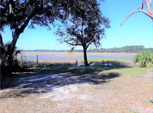 861 Piney Bluff Rd, Waverly, GA 31565