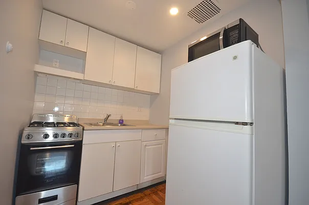 Rented by Avian Village Realty | media 13