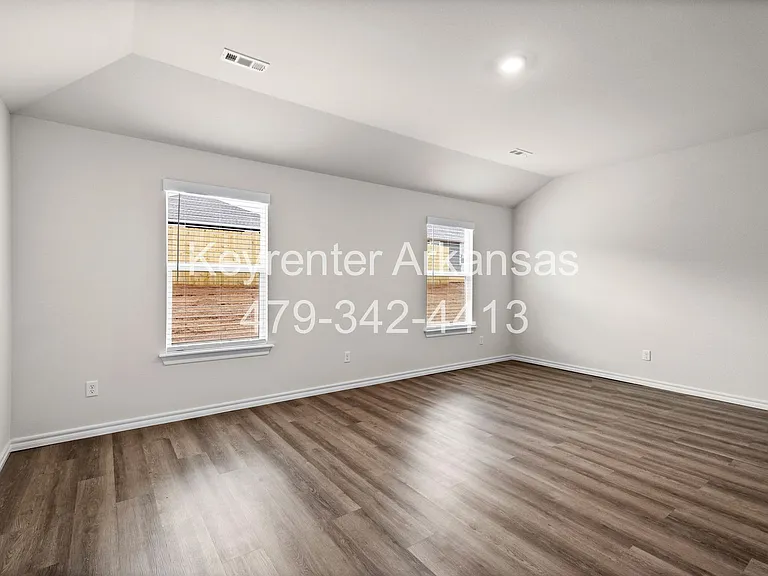 1324 Chavis St — Photo 14