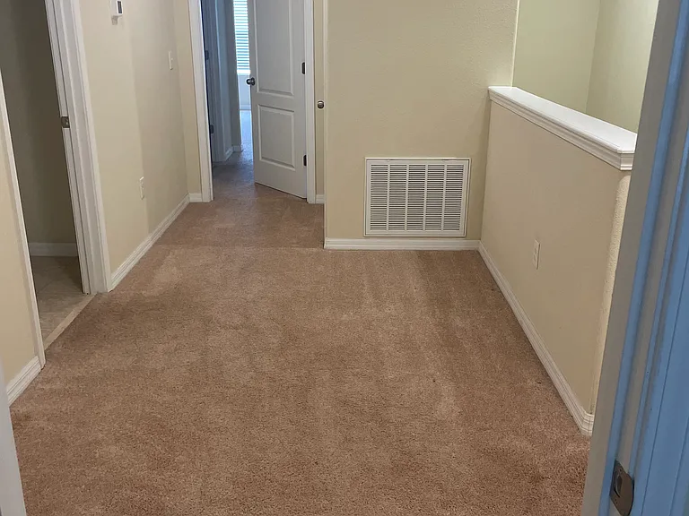 2750 Hampton Green Ln — Photo 9
