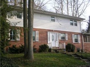 984 Old Point Rd, Saint Albans, WV 25177