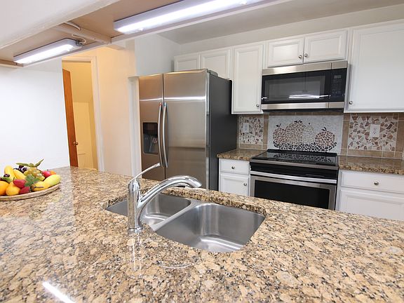 5th image of 958 Brant Hollow Ct