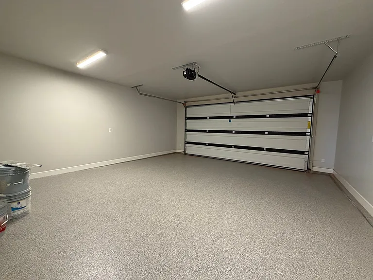 577 E Hemsworth Ln — Photo 17