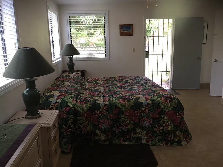 110 Beach Pl — Photo 1
