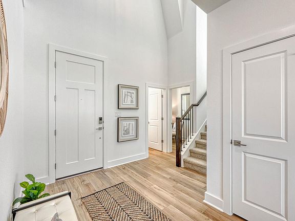 4th image of 141 Sincere Dr