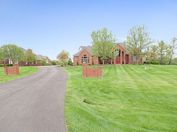 2nd image of 1919 Brookview Dr