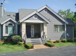 22 Wagoner Ln, Galena, IL 61036
