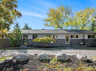 60 Waldon Rd, Clarkston, MI