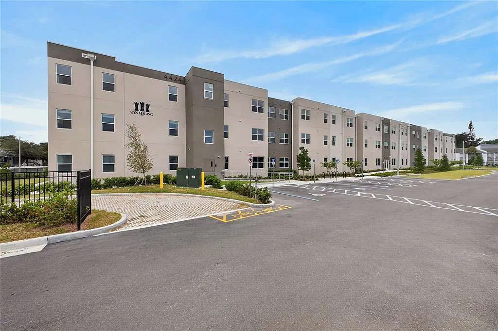 2 bed, 2.0 bath, 1044 sqft, $1,550 — Photo 1