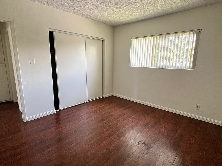 581 E Pleasant St #6 — Photo 9